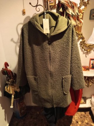 Chaqueta con capucha sin estrenar Talla Única