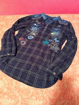 Camisa Desigual cuadros bordados
