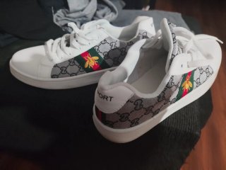Oferta zapatillas Gucci con diseño de avispa