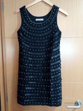 Vestido negro Sweet Miss con tachuelas