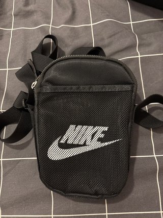 Riñonera Nike Negra