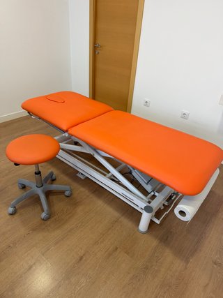 Camilla Eléctrica Ecopostural C5772 y Taburete