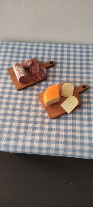 TABLA DE SALCHICHÓN Y DE QUESO MINIATURA