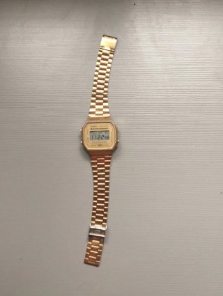 Reloj Casio Dorado