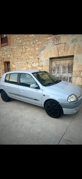 Renault Clio 2001