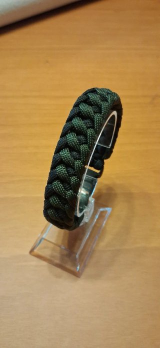 Pulsera Paracord Trenzada Verde y Negra