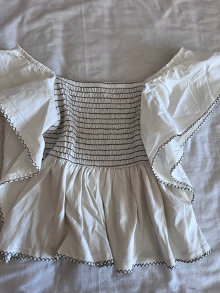 Blusa Zara niña blanca con volantes