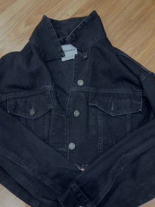 Chaqueta vaquera negra Bershka