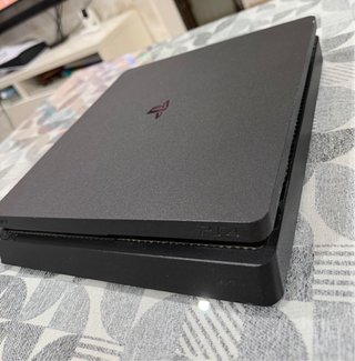 Consola PlayStation 4 (PS4) Slim Negra