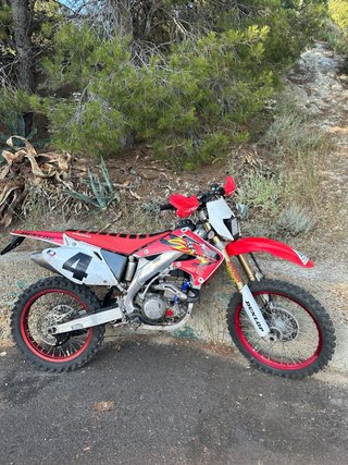 Moto Honda CRF 450 del año 2004