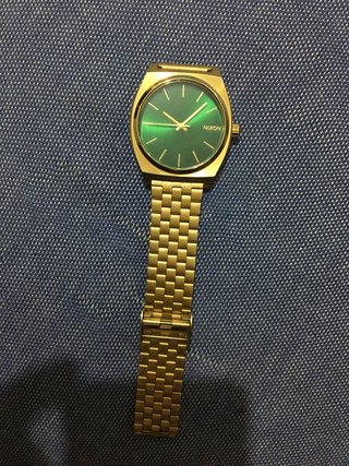 Reloj Nixon Dorado y Verde