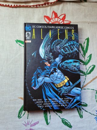Batman Aliens. DC. ECC.