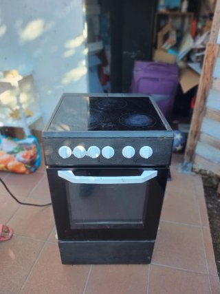 Cocina con Vitrocerámica y Horno