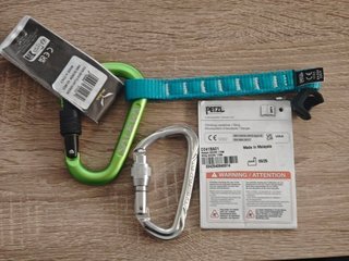2 mosquetones Salewa y Petzl + cinta express