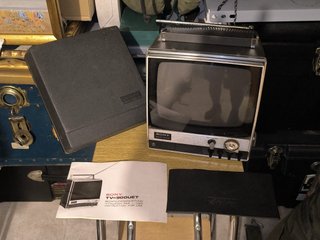 TV Mini Analógica Sony 900 UET Vintage