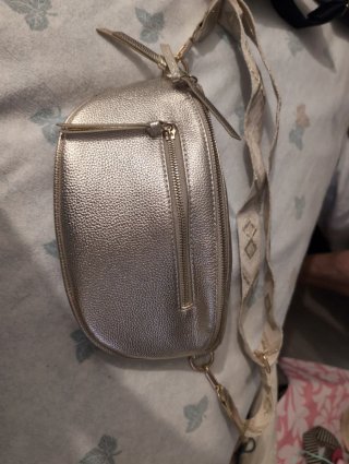 Riñonera de tela dorada