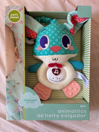 Peluche musical con colgador