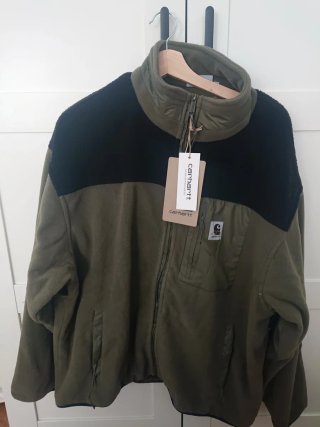 Chaqueta polar Carhartt verde y negra