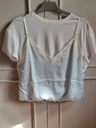 Camiseta blanca con lencero
