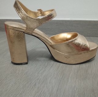 Sandalias doradas Lefties Talla 37