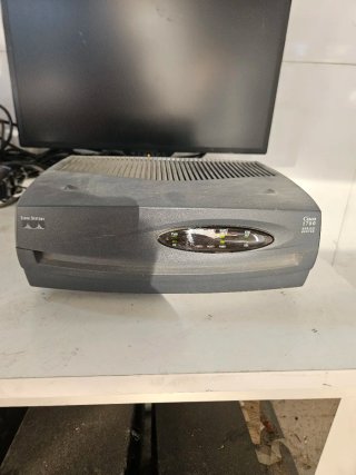 Router Cisco 1751-V