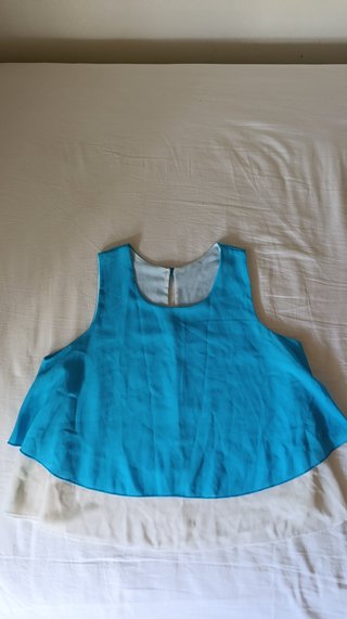 Blusa corta volantes