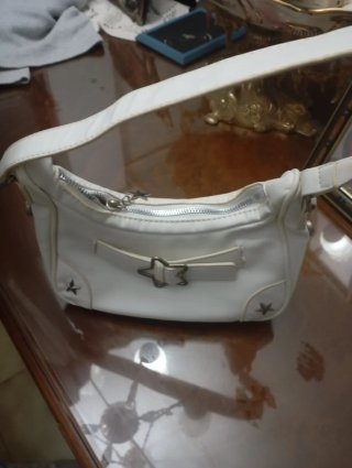 Bolso blanco con estrellas