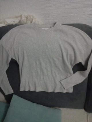 Camiseta gris manga larga