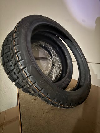 2 Neumáticos CST Ambro A4 delantero y trasero