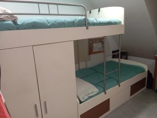 Dormitorio Juvenil con Litera y Armario