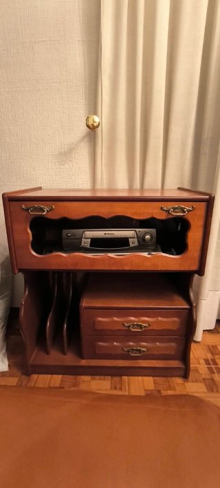 Mueble de madera para televisión