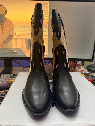 Botas Agillon Beige y Negro