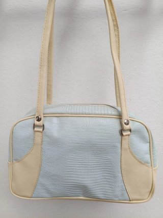 Bolso celeste y crema
