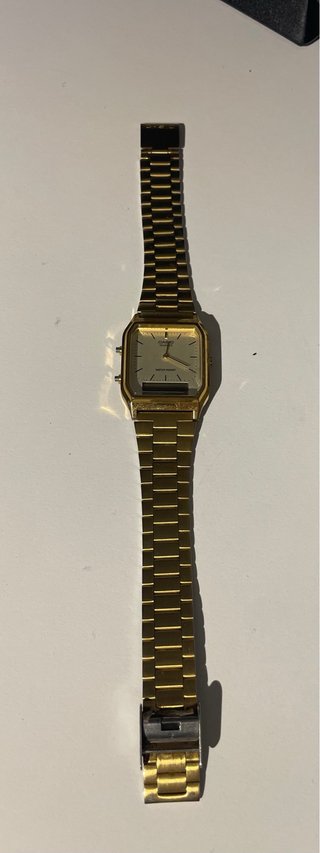 Reloj Casio Dorado