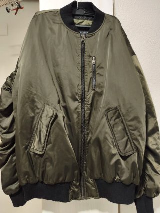 Cazadora Bomber Bershka Verde Militar