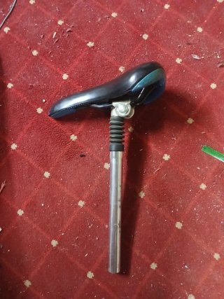 Sillín de bicicleta con amortiguación