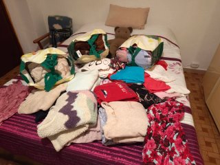 Gran Lote de ropa variada,cosas sin estrenar,chaqe