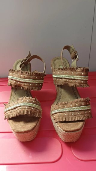 Sandalias Cuña Marrones y Doradas