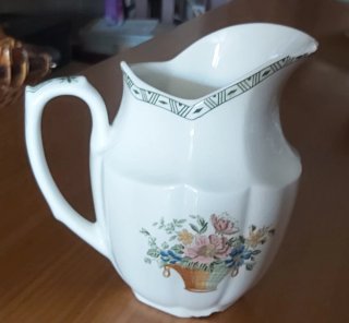 Lechera La Cartuja de Sevilla Porcelana