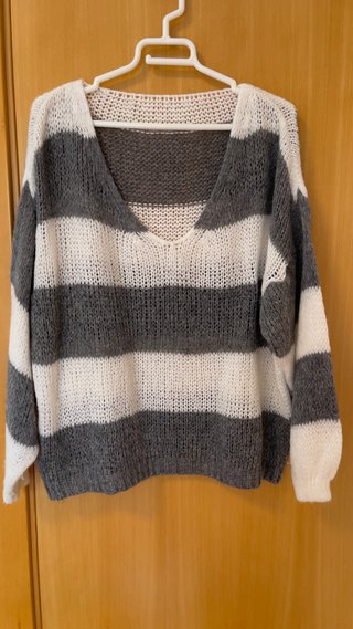 Jersey de lana a rayas gris y blanco