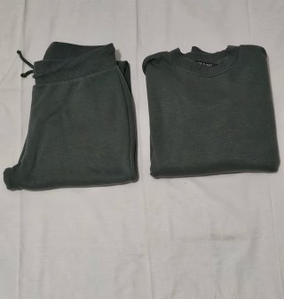 Conjunto deportivo verde Primark