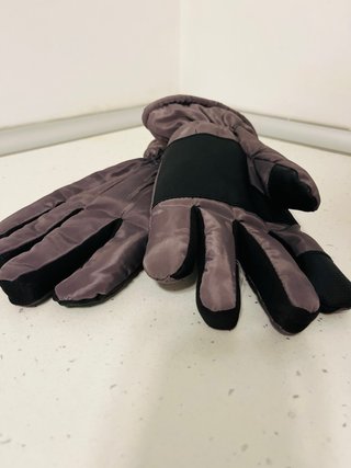 Guantes Violetas y Negros