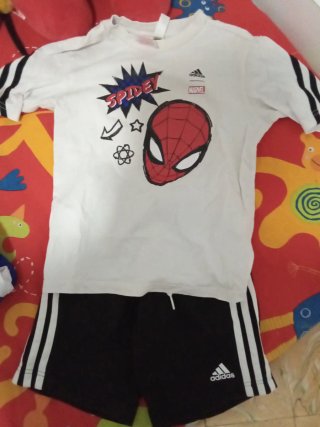 Conjunto Adidas Spider-Man Talla 5 Años