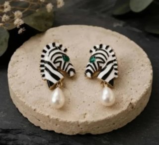 Pendientes de Cebra con Perla