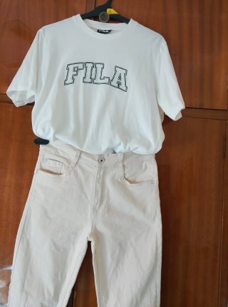 Conjunto Fila Blanco y Beige de Mujer