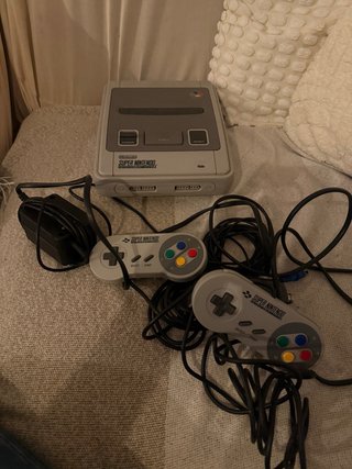 Super Nintendo (SNES) con 2 mandos