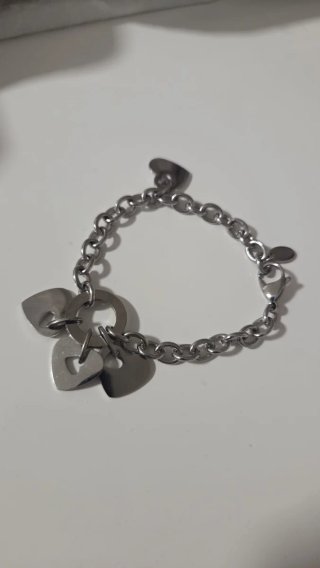 Pulsera Lotus con colgantes de corazón