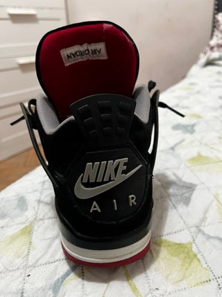 Zapatillas Jordan 4 Negras y Rojas