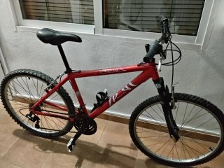 Bicicleta de Montaña Roja ruedas de 26