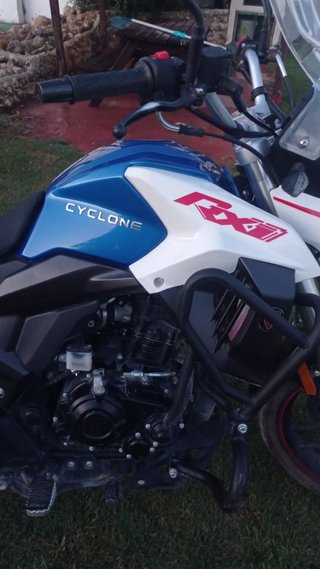 Moto Cyclone RX1 Aventura
